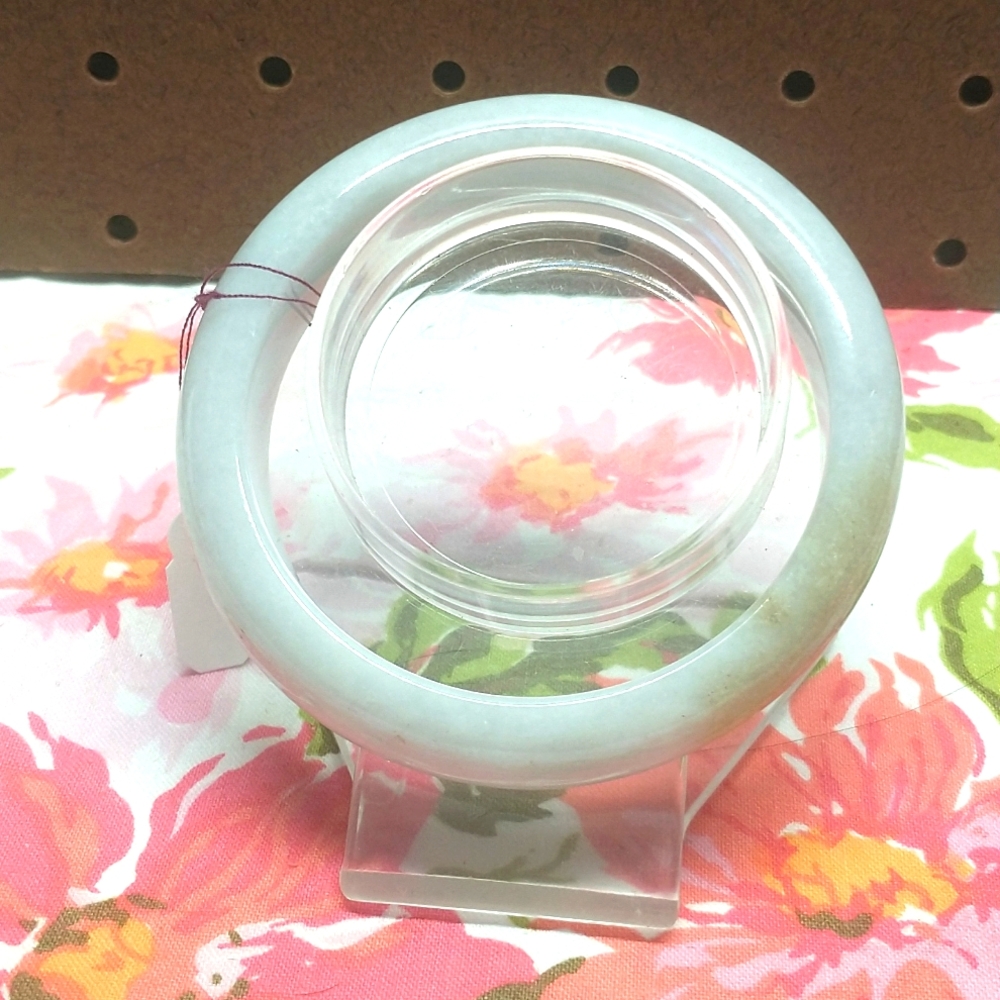 Jadeite bangle